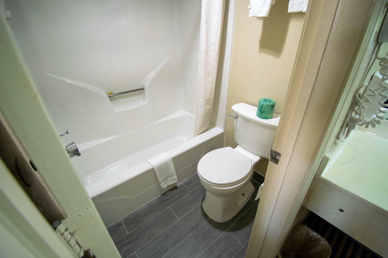 Countryside Inn Kaufman エクステリア 写真